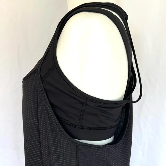 **SOLD***Lululemon Black Tough It Out Tank Sz 10 w/Attached Sports Bra - Picture 6 of 16